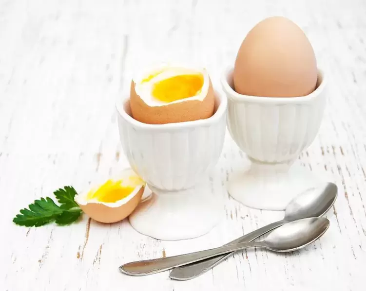 yumurta diyeti için yumuşak haşlanmış yumurta